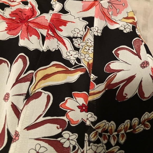 Flower skirt - Picture 3 of 3